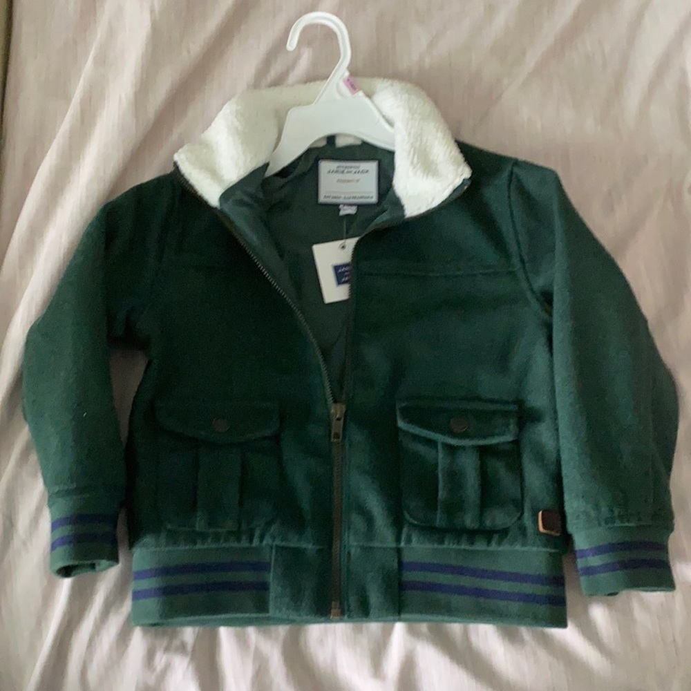 NWT size 3/4 boys coat with sherpa-lined collar.